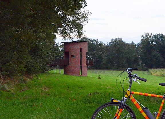 Fahrrad am Aussichtsturm